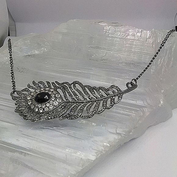 Feather Statement Necklace - Picture 4 of 4